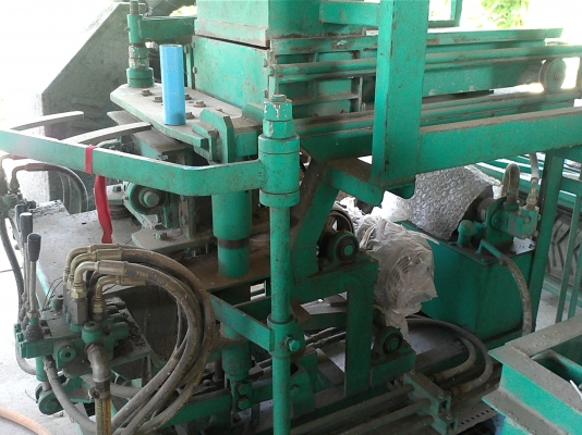 ขาย เครื่องอัดอิฐไฮดรอลิค 3 คอนโทล  2 ก้อน  199,000