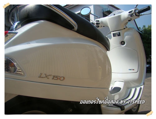 ขาย Vespa lx 150 สีขาวไมล์แค่ 500 โล เล่มครบพร้อมโอน