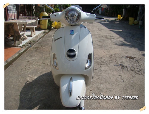 ขาย Vespa lx 150 สีขาวไมล์แค่ 500 โล เล่มครบพร้อมโอน