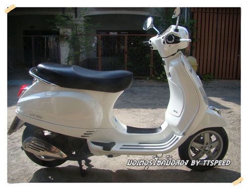 ขาย Vespa lx 150 สีขาวไมล์แค่ 500 โล เล่มครบพร้อมโอน