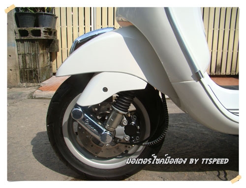 ขาย Vespa lx 150 สีขาวไมล์แค่ 500 โล เล่มครบพร้อมโอน