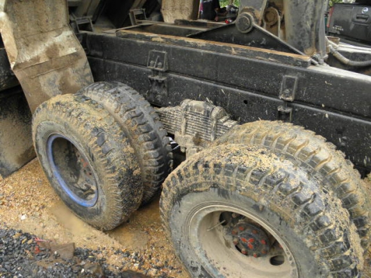 FUSO527MAสภาพสวยมากๆ แอร์ใหม่ ยางเต็ม10เส้นมีเงิน600000รับรถไปเลยติดต่อ0847823249