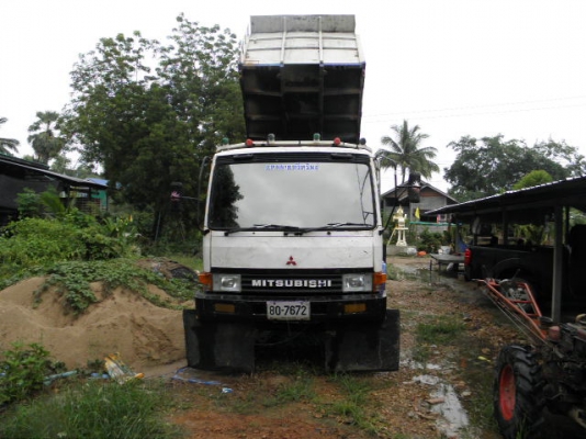 FUSO527MAสภาพสวยมากๆ แอร์ใหม่ ยางเต็ม10เส้นมีเงิน600000รับรถไปเลยติดต่อ0847823249