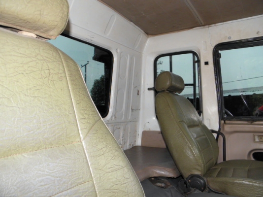 FUSO527MAสภาพสวยมากๆ แอร์ใหม่ ยางเต็ม10เส้นมีเงิน600000รับรถไปเลยติดต่อ0847823249