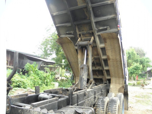 FUSO527MAสภาพสวยมากๆ แอร์ใหม่ ยางเต็ม10เส้นมีเงิน600000รับรถไปเลยติดต่อ0847823249