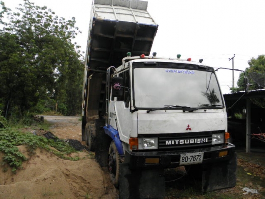 FUSO527MAสภาพสวยมากๆ แอร์ใหม่ ยางเต็ม10เส้นมีเงิน600000รับรถไปเลยติดต่อ0847823249