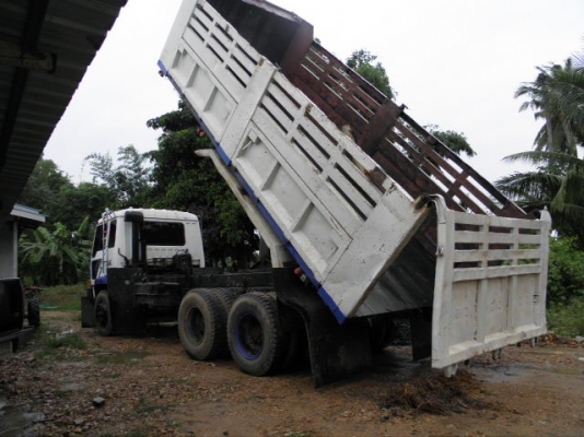 FUSO527MAสภาพสวยมากๆ แอร์ใหม่ ยางเต็ม10เส้นมีเงิน600000รับรถไปเลยติดต่อ0847823249