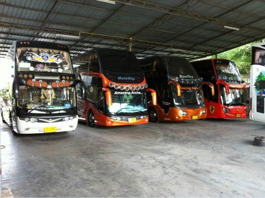 รถทัวร์ 2 ช้ัน 8 ล้อ