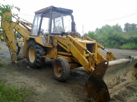 JCB BH695 เพลาเดียวตักหน้าขุดหลัง พร้อมใช้งานได้เลย
