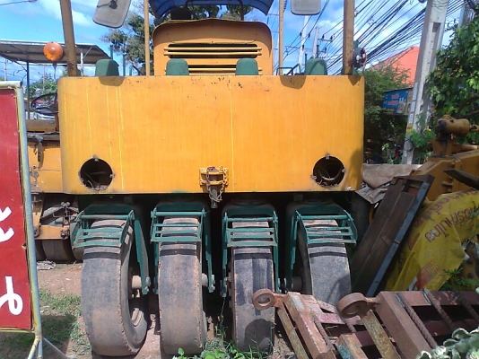 รถบดล้อยาง WATANABE  ขนาด 18 ตัน สภาพพร้อมใช้งาน