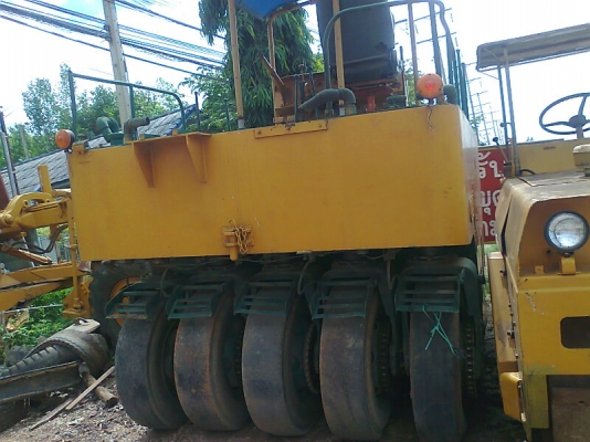 รถบดล้อยาง WATANABE  ขนาด 18 ตัน สภาพพร้อมใช้งาน