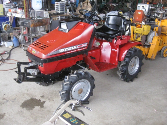 ขายรถไถ HONDA MIGHTY-11 /4WHEEL STEERING/4WHEEL DRIVE พร้อมใช้งาน