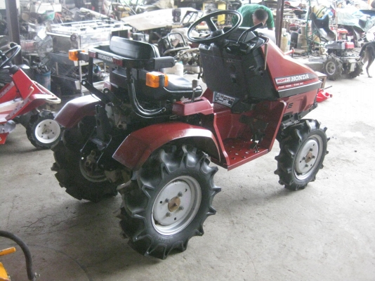 ขายรถไถ HONDA MIGHTY-11 /4WHEEL STEERING/4WHEEL DRIVE พร้อมใช้งาน