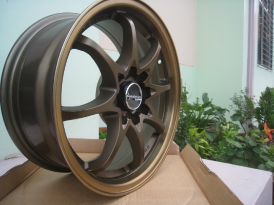 ขายล้อแม็กใหม่ ce28 ไม่เคยใช้งานครับ 15"x6.5" et38 4 รู 100/114.3 สีน้ำตาลไหม้ขอบชา พร้อมจุ๊ปเรย์ 1 ชุด  สนใจติดต่อเล็กคลองสาม (081-3747940)