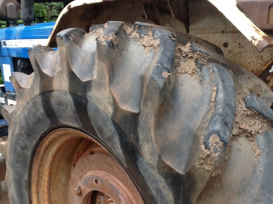 ford 6600  พร้อมใบมีดหน้า CMT สภาพเดิมๆ