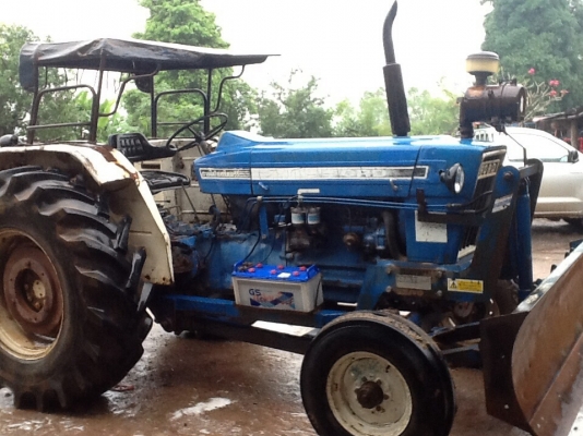 ford 6600  พร้อมใบมีดหน้า CMT สภาพเดิมๆ