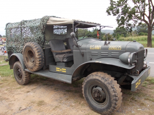 ขาย m37 มีทะเบียนครบ มีวินย์เกียร์ pto ขับ4x4 เครื่องเดิมขายด่วน ขาย m37 มีทะเบียนครบ มีวินย์เกียร์ pto ขับ4x4 เครื่องเดิมขายด่วน