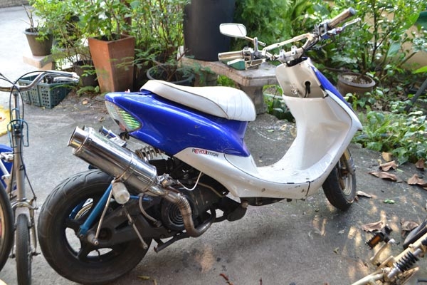 ขายทิ้งครับzxเครื่อง cygnus x 125ไม่มีท่อนะครับ 12000