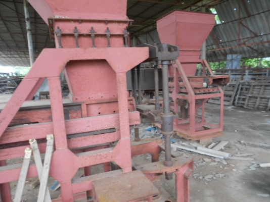 ขายดว่นๆครับเลิกกิจการแก่แล้ว อยากนอนอยู่บ้าน ขายเครื่องอัดอิฐ