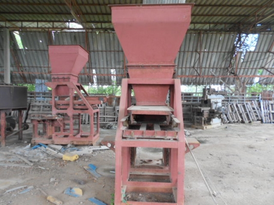 ขายดว่นๆครับเลิกกิจการแก่แล้ว อยากนอนอยู่บ้าน ขายเครื่องอัดอิฐ