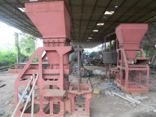 ขายดว่นๆครับเลิกกิจการแก่แล้ว อยากนอนอยู่บ้าน ขายเครื่องอัดอิฐ