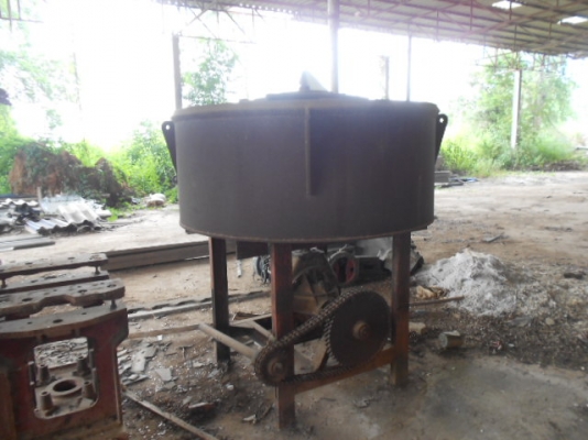 ขายดว่นๆครับเลิกกิจการแก่แล้ว อยากนอนอยู่บ้าน ขายเครื่องอัดอิฐ