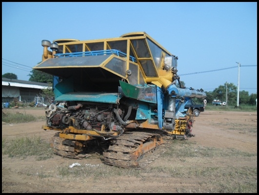 รถเกี่ยวข้าว มิตรชาวนา สภาพสวยๆ