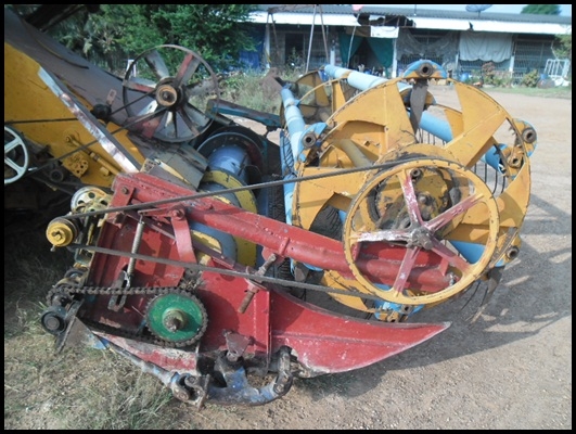 รถเกี่ยวข้าว มิตรชาวนา สภาพสวยๆ