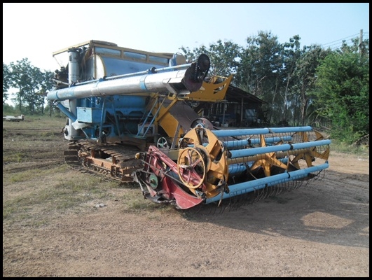 รถเกี่ยวข้าว มิตรชาวนา สภาพสวยๆ