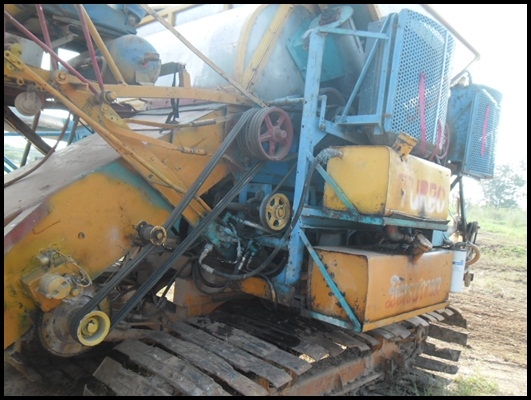 รถเกี่ยวข้าว มิตรชาวนา สภาพสวยๆ