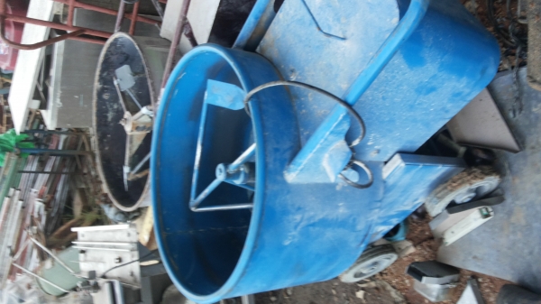 ขายเหล็กแผ่นหนา 6 มิล. ยาว6m. กว้าง 2.50m. มี 8 แผ่น กก.ละ 16 บ.