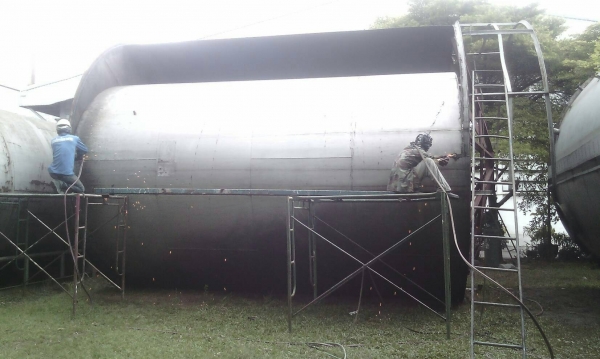 ขายเหล็กแผ่นหนา 6 มิล. ยาว6m. กว้าง 2.50m. มี 8 แผ่น กก.ละ 16 บ.