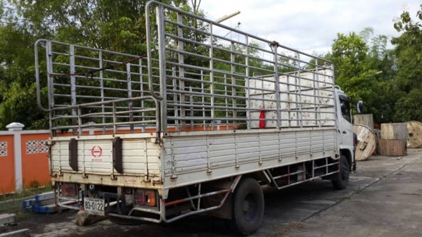 HINO 175 แรงม้า กระบะบรรทุก 6 ล้อ