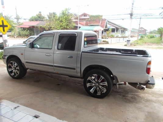 กระบะฟอร์4ประตูเครื่อง1jzติดแก็สแล้ว 185000 บาทราพิเศษ