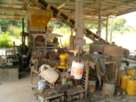 เลิกกิจการ ขายเครื่องอัดอิฐบล้อก ทั้งชุด