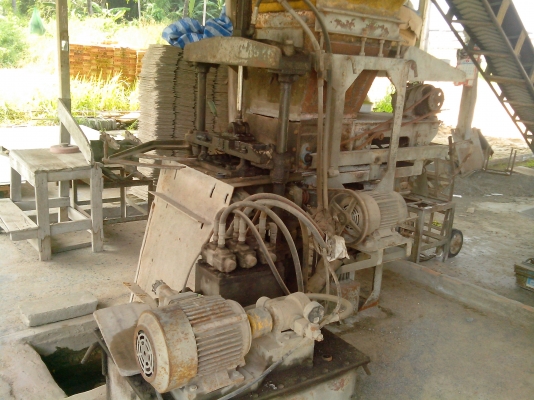 เลิกกิจการ ขายเครื่องอัดอิฐบล้อก ทั้งชุด