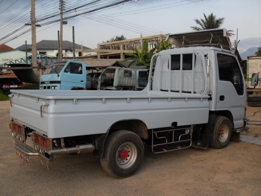 ขาย ISUZU NKR 4 ล้อ  กระบะพื้นเลส