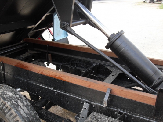 ขาย ISUZU NKR 4 ล้อ กระบะดั้ม  พร้อมใช้งาน