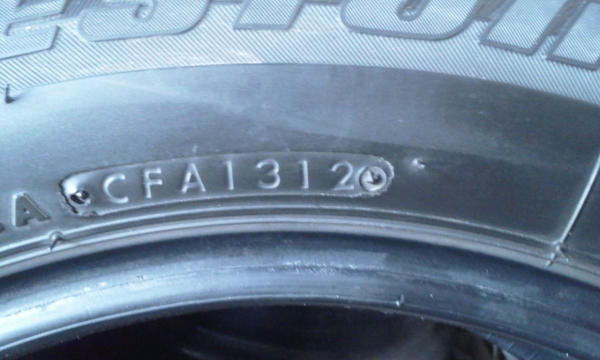 ขายยาง 185 60 15 ปี12Potenza re080ราคา3400