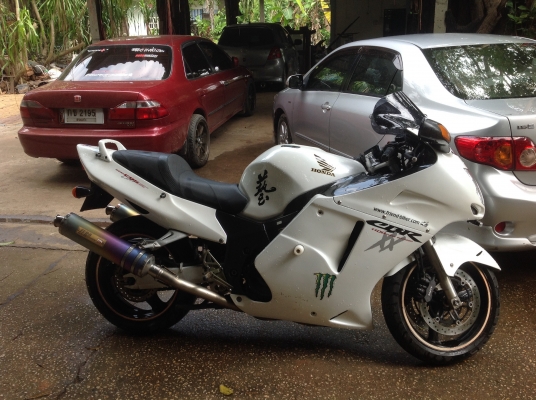 ขายครับ honda 1100 blackbird สีขาว ด่วน!!! อินวอย