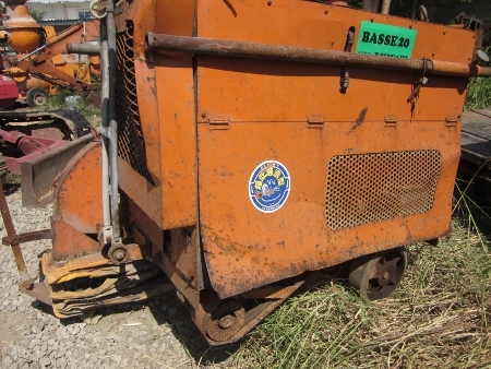 ขาย-เครื่องตัดคอนกรีตขนาดใหญ่ DIAMOND: 20AP เครื่องเบนซิน 3 สูบ เก่าตรงจากญี่ปุ่นแท้