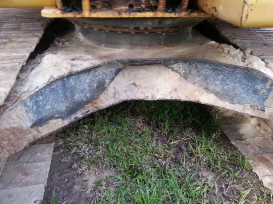 รถแบคโฮ KOMATSU PC 130 - 8 ราคาลดแล้วเหลือ 1,750,000 บาท ( รถทำงาน. 8,6xx. ) ( มีขาย 2 คัน ) สนใจติดต่อ 081 - 6079515 รถแบคโฮ KOMATSU PC 130 - 8 ราคาลดแล้วเหลือ 1,750,000 บาท ( รถทำงาน. 8,6xx. ) ( มีขาย 2 คัน ) สนใจติดต่อ 081 - 6079515