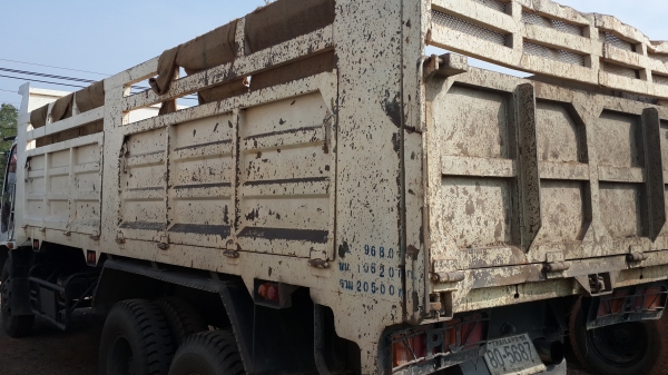 ขายด่วนISUZU DECA 195 สองเพลาดั้มสภาพพร้อมใช้โทร 0811838154  0801515451