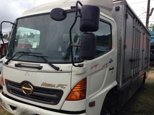 รถฮีโน่ 6 ล้อ ตู้แห้ง FC4J  170 แรงม้า ปี 49  ( รถวิ่ง 2xx,xxx กม. )   สนใจติดต่อ 081 - 6079515