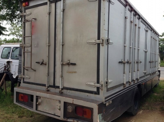 รถฮีโน่ 6 ล้อ ตู้แห้ง FC4J  170 แรงม้า ปี 49  ( รถวิ่ง 2xx,xxx กม. )   สนใจติดต่อ 081 - 6079515