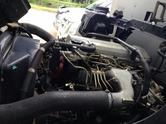 รถฮีโน่ 6 ล้อ ตู้แห้ง FC4J  170 แรงม้า ปี 49  ( รถวิ่ง 2xx,xxx กม. )   สนใจติดต่อ 081 - 6079515