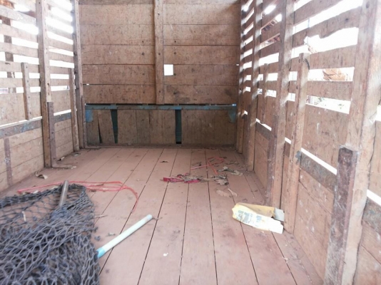 **145,000 บ. ต่อรอง**ขาย 4ล้อกลาง ISUZU TL85 เครื่องเดิม เกียร์เดิม แน่นแรงดี เกียร์ไม่มีหลุด เบรคลมถังใหญ่ ช่วงล่างเฟืองท้ายNKR 88 เพลาลอย สโลวกลาง คัสซีดีไม่มีผุ ไม่มีดาม ข้างซ้ายมีตามดบ้าง ยางสวย4เส้น กระบะพื้นสวยคอกไม้เกษตรสวยไม่มีผุ หัวบางเดิม สีมีลอ