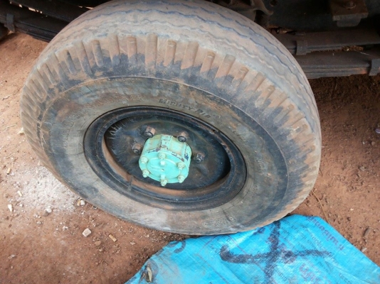 **145,000 บ. ต่อรอง**ขาย 4ล้อกลาง ISUZU TL85 เครื่องเดิม เกียร์เดิม แน่นแรงดี เกียร์ไม่มีหลุด เบรคลมถังใหญ่ ช่วงล่างเฟืองท้ายNKR 88 เพลาลอย สโลวกลาง คัสซีดีไม่มีผุ ไม่มีดาม ข้างซ้ายมีตามดบ้าง ยางสวย4เส้น กระบะพื้นสวยคอกไม้เกษตรสวยไม่มีผุ หัวบางเดิม สีมีลอ