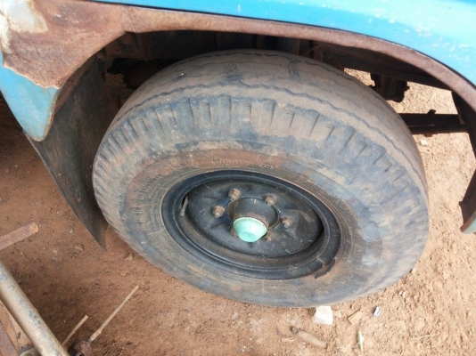 **145,000 บ. ต่อรอง**ขาย 4ล้อกลาง ISUZU TL85 เครื่องเดิม เกียร์เดิม แน่นแรงดี เกียร์ไม่มีหลุด เบรคลมถังใหญ่ ช่วงล่างเฟืองท้ายNKR 88 เพลาลอย สโลวกลาง คัสซีดีไม่มีผุ ไม่มีดาม ข้างซ้ายมีตามดบ้าง ยางสวย4เส้น กระบะพื้นสวยคอกไม้เกษตรสวยไม่มีผุ หัวบางเดิม สีมีลอ