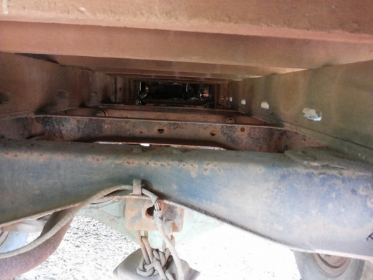 **145,000 บ. ต่อรอง**ขาย 4ล้อกลาง ISUZU TL85 เครื่องเดิม เกียร์เดิม แน่นแรงดี เกียร์ไม่มีหลุด เบรคลมถังใหญ่ ช่วงล่างเฟืองท้ายNKR 88 เพลาลอย สโลวกลาง คัสซีดีไม่มีผุ ไม่มีดาม ข้างซ้ายมีตามดบ้าง ยางสวย4เส้น กระบะพื้นสวยคอกไม้เกษตรสวยไม่มีผุ หัวบางเดิม สีมีลอ